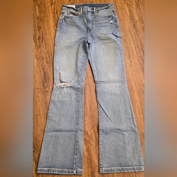 Gap Light Blue Flared Jeans - Picture 2 of 4